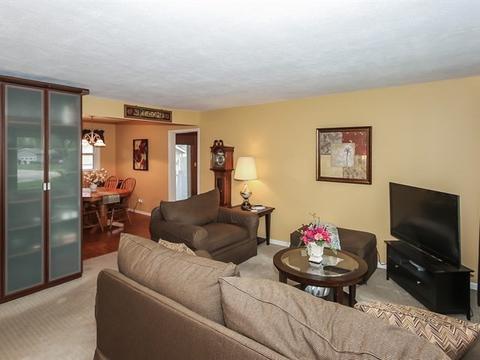 9 N511 Irwin Dr, Elgin, IL 60123 photo 3