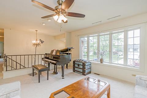 1180 Lancaster Ct, Hoffman Estates, IL 60169 photo 4