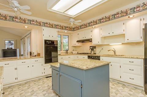 1180 Lancaster Ct, Hoffman Estates, IL 60169 photo 5