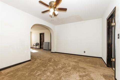 653 Wing St, Elgin, IL 60123 photo 6