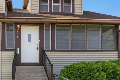 653 Wing St, Elgin, IL 60123 photo 2