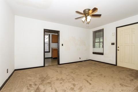 653 Wing St, Elgin, IL 60123 photo 7