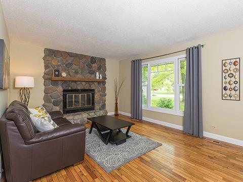 1001 Concord Dr, Bartlett, IL 60103 photo 4