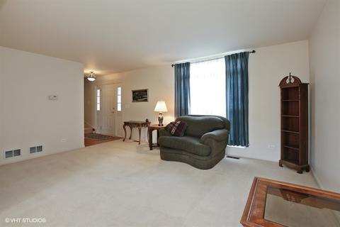 1731 Crofton Dr, Algonquin, IL 60102 photo 4