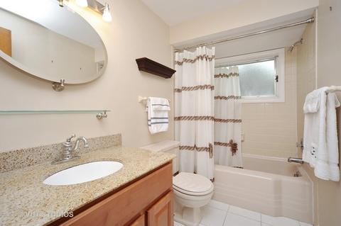 2412 Maple Ave, Northbrook, IL 60062 photo 10