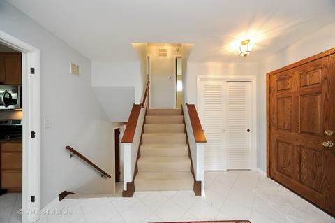 2412 Maple Ave, Northbrook, IL 60062 photo 3