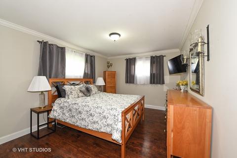 589 E Park Ave, Elmhurst, IL 60126 photo 8