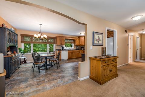 238 S Park Place Dr, Bartlett, IL 60103 photo 6