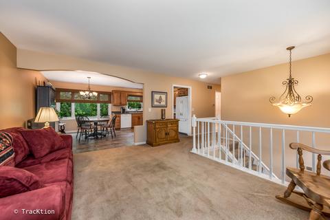 238 S Park Place Dr, Bartlett, IL 60103 photo 5