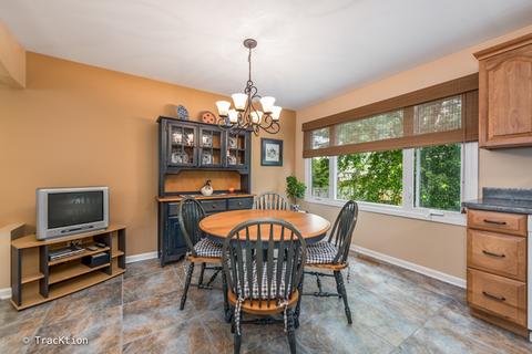 238 S Park Place Dr, Bartlett, IL 60103 photo 8