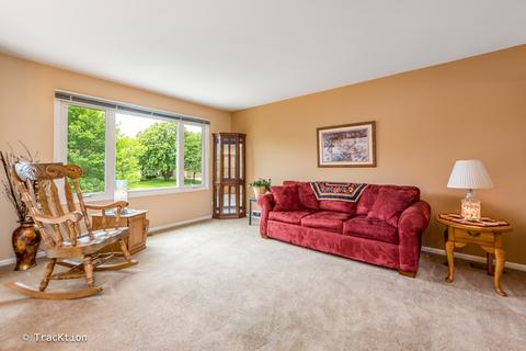 238 S Park Place Dr, Bartlett, IL 60103 photo 4