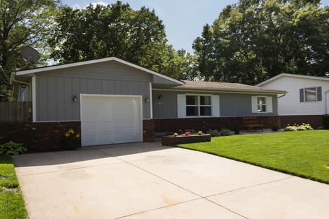 1815 Crescent Dr, Champaign, IL 61821 photo 1