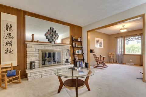 717 Carol Ave, Elgin, IL 60123 photo 4