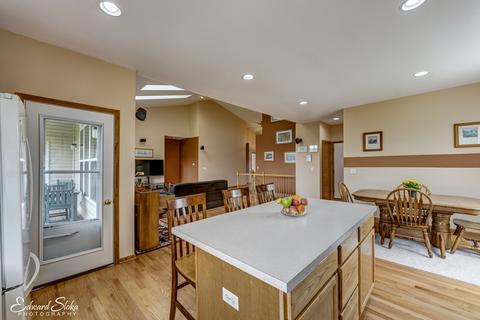 2513 Eisenhower Blvd, Mchenry, IL 60051 photo 10