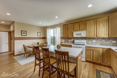 2513 Eisenhower Blvd, Mchenry, IL 60051 photo 9