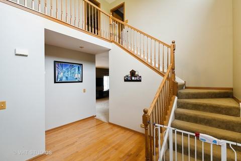 2060 Stephen St, Aurora, IL 60502 photo 2