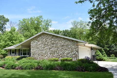 736 Forest Park Dr, Dixon, IL 61021 photo 2