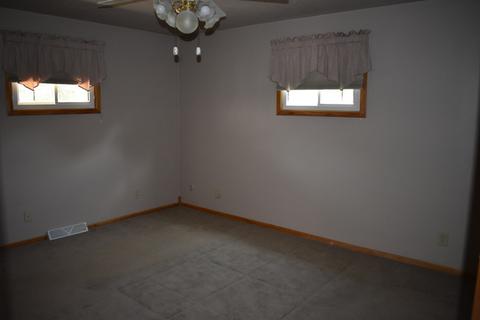 736 Forest Park Dr, Dixon, IL 61021 photo 9
