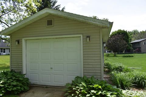 736 Forest Park Dr, Dixon, IL 61021 photo 18