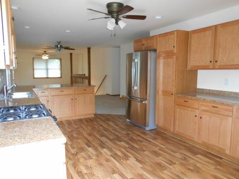 132 Pack Ct, Morris, IL 60450 photo 4