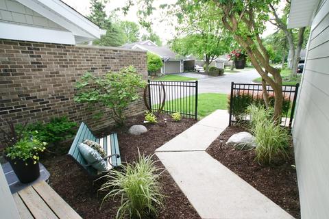 2093 Willow Run, Wheaton, IL 60189 photo 3