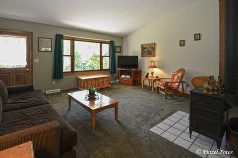8707 Ferris Rd, Harvard, IL 60033 photo 2