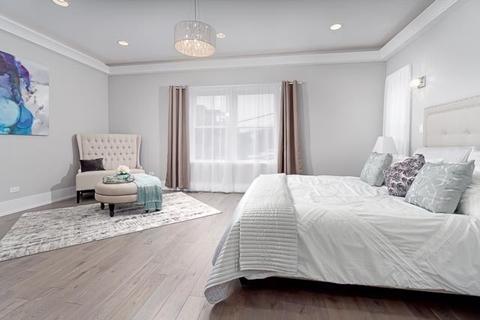 1023 E 43rd St, Chicago, IL 60653 photo 15