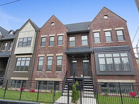 1023 E 43rd St, Chicago, IL 60653 photo 1
