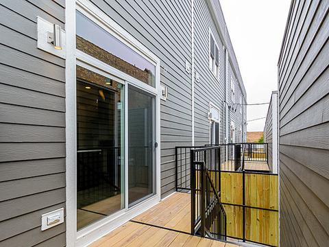 1023 E 43rd St, Chicago, IL 60653 photo 29