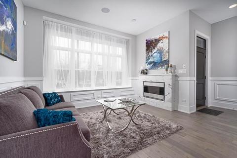 1023 E 43rd St, Chicago, IL 60653 photo 5