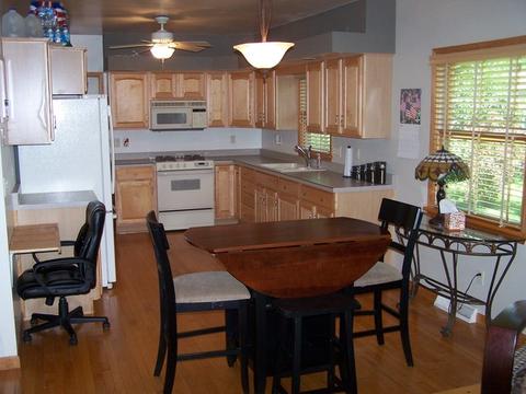 1014 Walnut St, Ottawa, IL 61350 photo 2