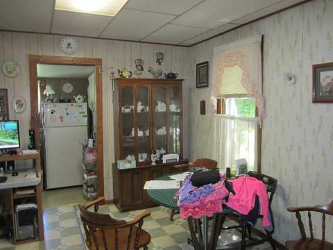 443 E Oak St, Watseka, IL 60970 photo 5