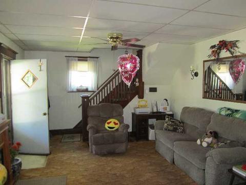 443 E Oak St, Watseka, IL 60970 photo 6
