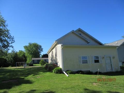 1007 Grand View St, Dixon, IL 61021 photo 3