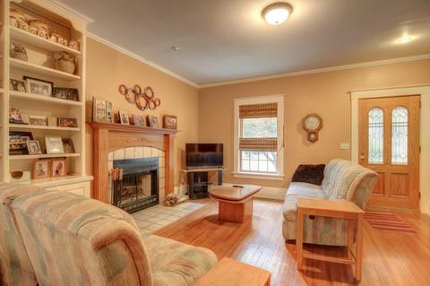 652 E Meyer St, Monticello, IL 61856 photo 5