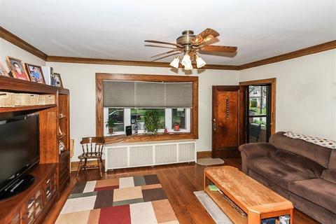 808 Greenview Ave, Des Plaines, IL 60016 photo 3