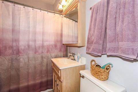 808 Greenview Ave, Des Plaines, IL 60016 photo 10