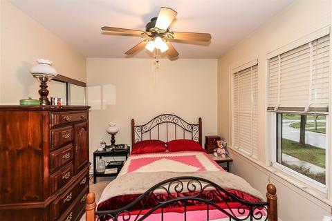 808 Greenview Ave, Des Plaines, IL 60016 photo 9