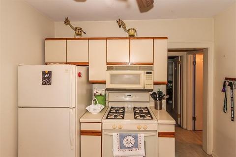 808 Greenview Ave, Des Plaines, IL 60016 photo 6