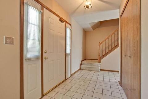 548 Valleyview Dr, Bartlett, IL 60103 photo 4