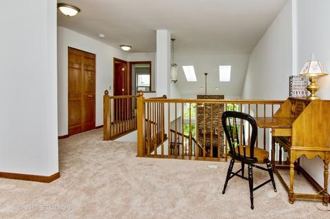 2031 Peach Tree Ln, Algonquin, IL 60102 photo 10