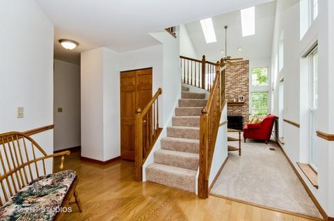 2031 Peach Tree Ln, Algonquin, IL 60102 photo 2