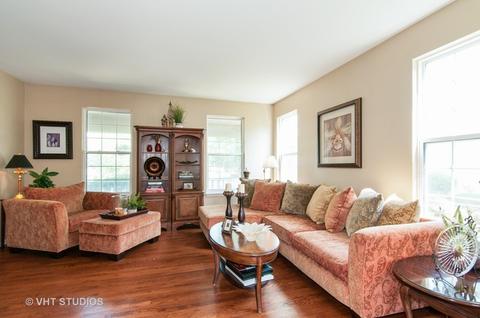 1435 Whitefence Rd, Bartlett, IL 60103 photo 4