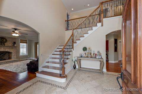 571 N 6th Ave, Addison, IL 60101 photo 2