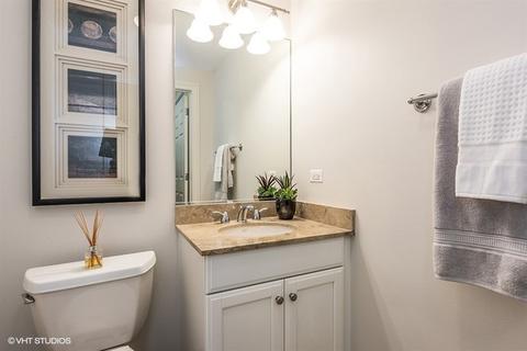 21 E Huron St #1705, Chicago, IL 60611 photo 12