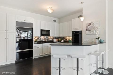 21 E Huron St #1705, Chicago, IL 60611 photo 4