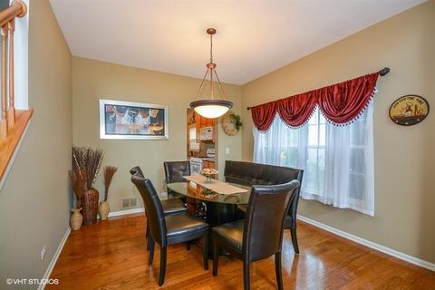 237 Remington Dr, Bartlett, IL 60103 photo 4