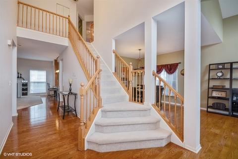 237 Remington Dr, Bartlett, IL 60103 photo 2