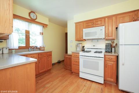 8 N675 Stevens Rd, Elgin, IL 60124 photo 4