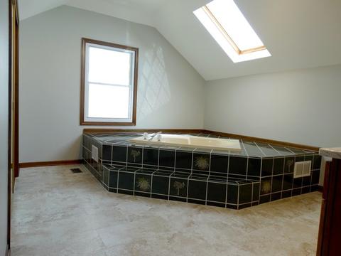 701 Roanoake Ct, Naperville, IL 60565 photo 18